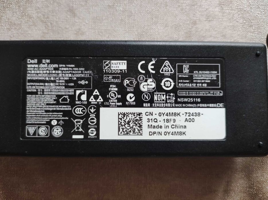 Продам зарядку для ноутбука Dell