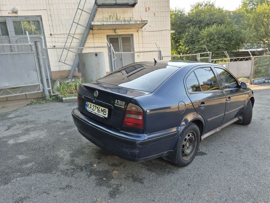 Skoda Oktavia tour 1.8mpi v20 liftback