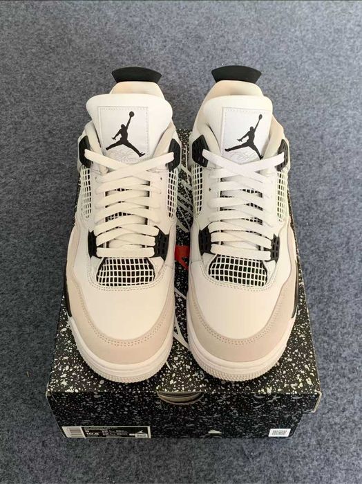 Buty Trampk Jordan 4 Retro military black R.42
