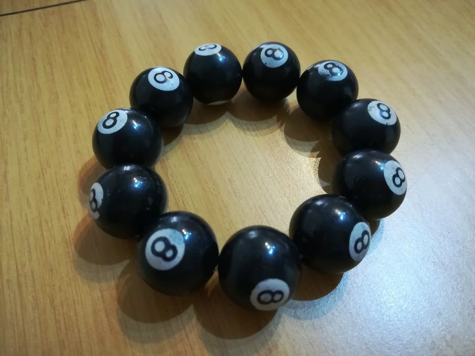 Pulseira com bolas de bilhar eightball