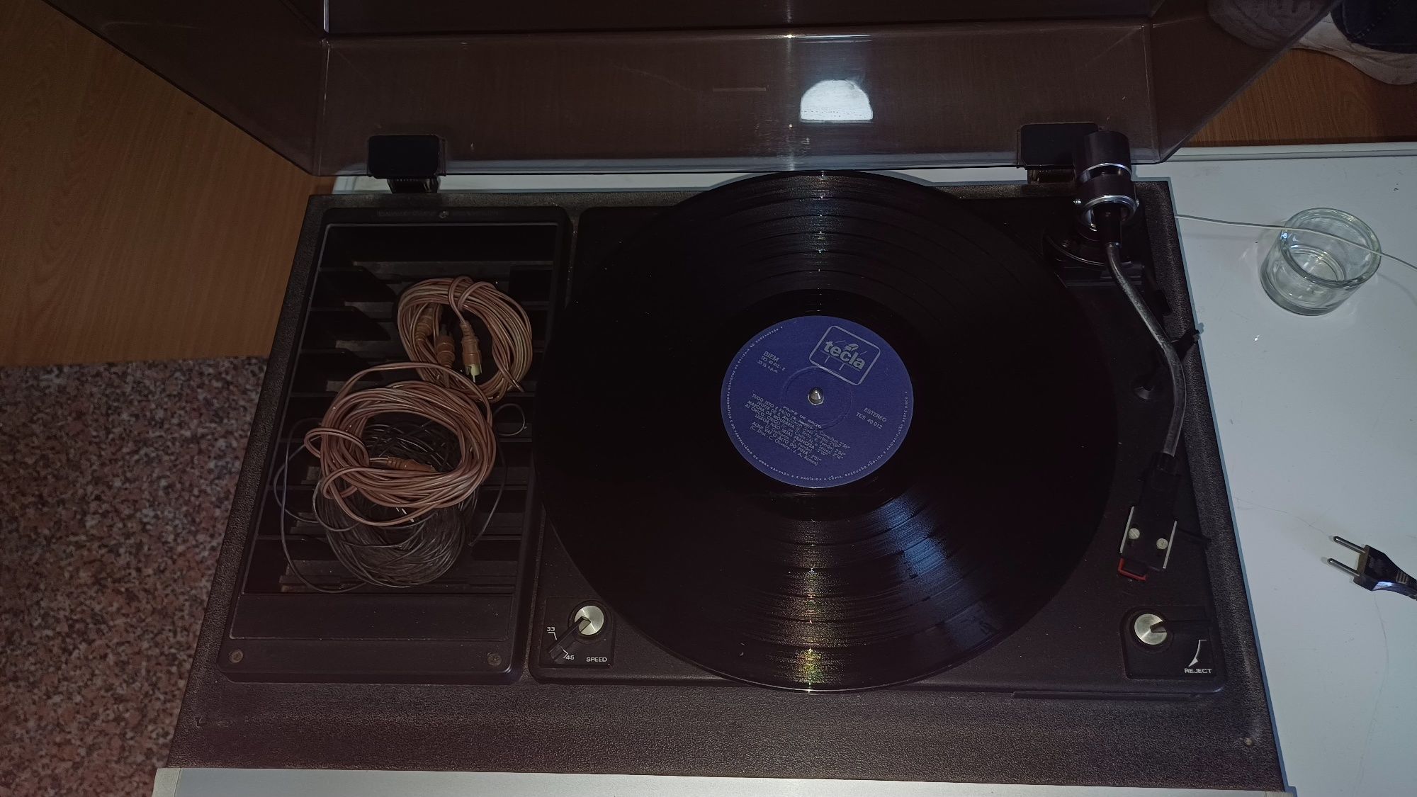Radio com gira discos "Rising"