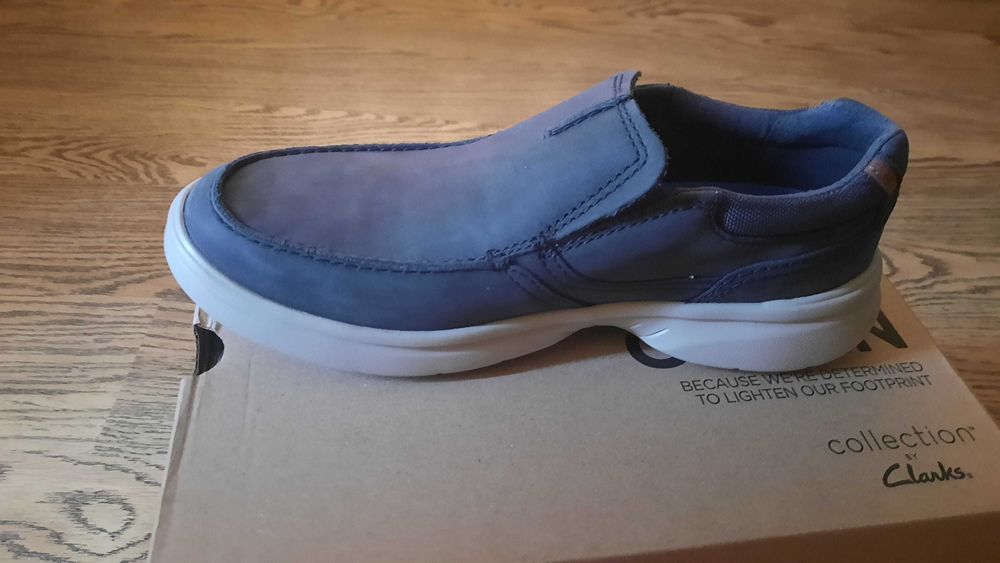 Осенние удобные замшевые мокасины от фирмы Clarks.