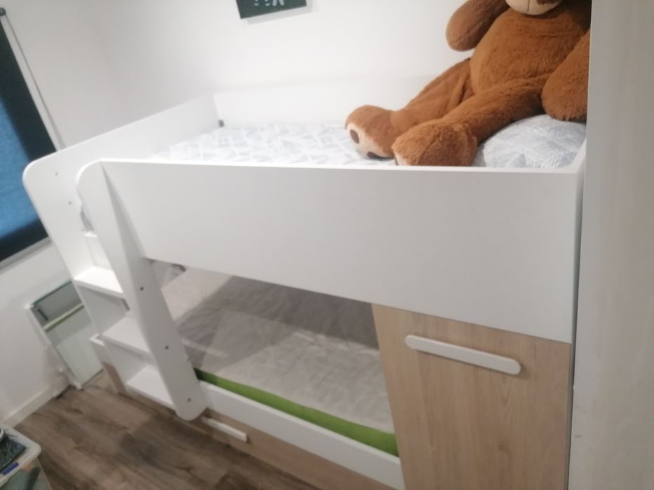 Vendo beliche 3 camas e roupeiro embutido