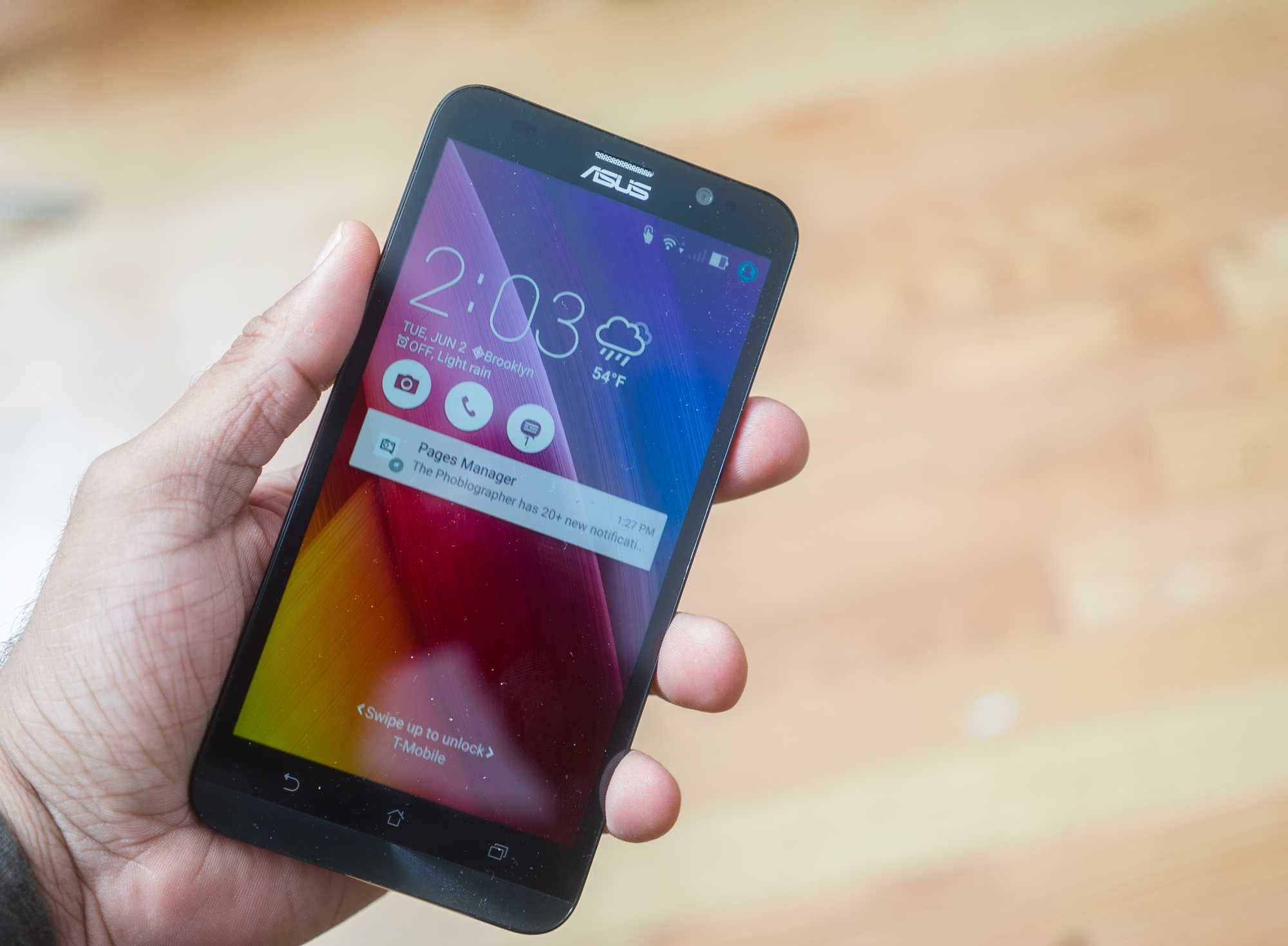 Смартфон Asus ZenFone 2 Deluxe - 4G - 5,5" - 4 Ядра - 4/32Gb - Кор,Док