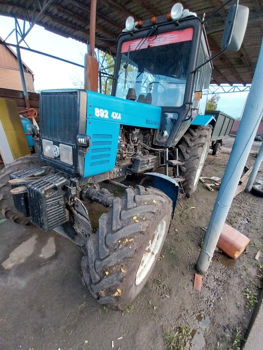 МТЗ-892 трактор     .