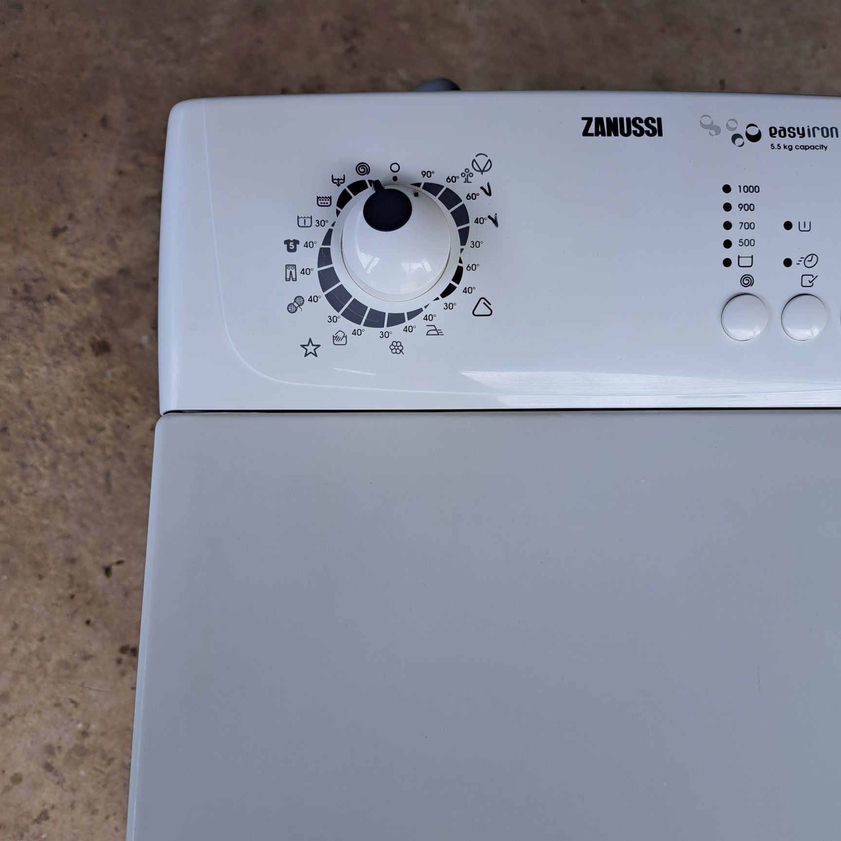 Продам стиральную машину Zanussi ZWQ5100
