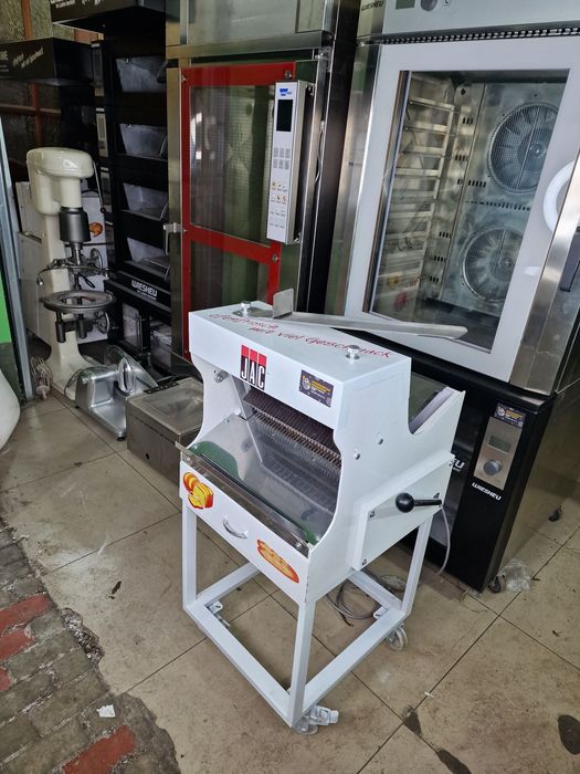 Хлеборезка для пекарни полуавтомат JAC професійна