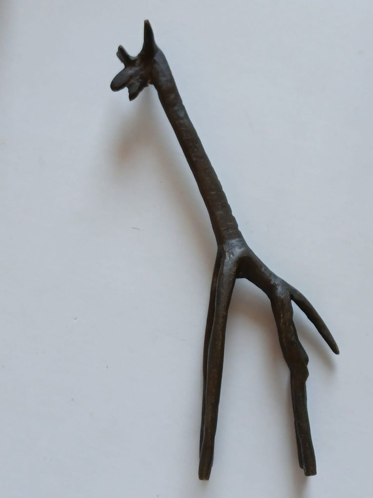 Girafa antiga em metal