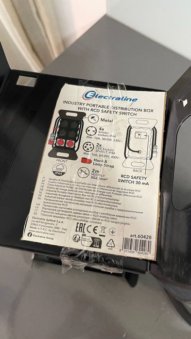 Pimenteiro duas tomadas IEC + 4 tomadas trifásicas