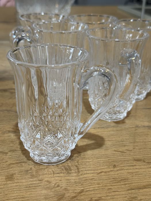 Zestaw sześciu szklanek