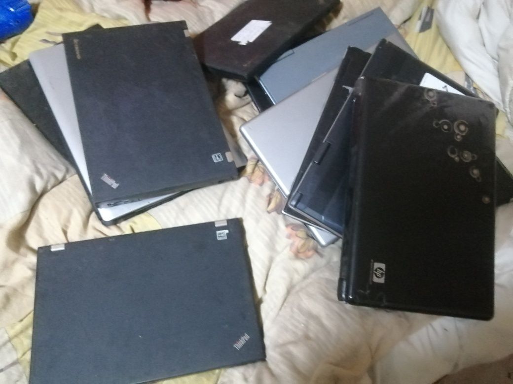 Sprzedam 7 laptopów na części