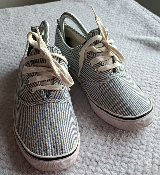 Trampki Divided by H&M r.41