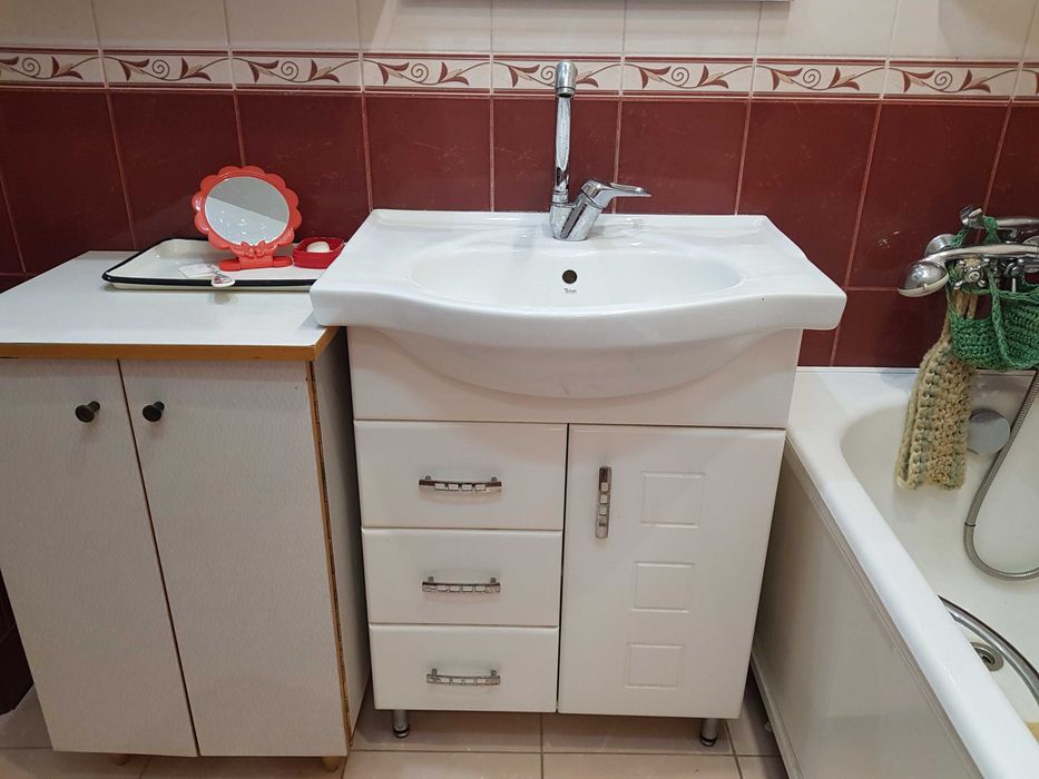 Риэлтор сдаст на длительный срок 2-х комнатную квартиру