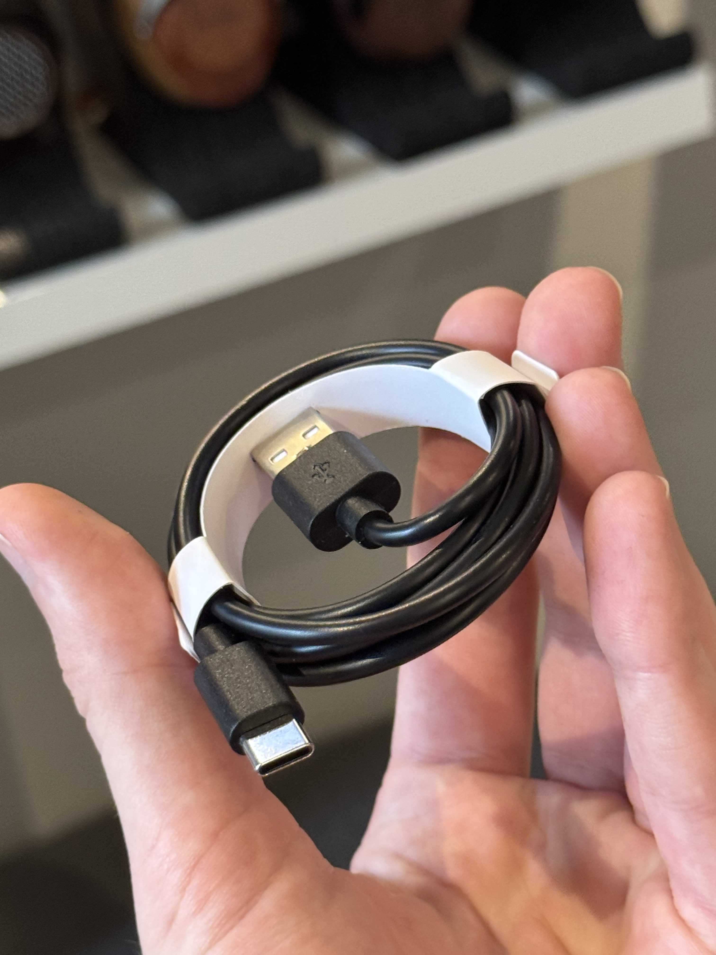 Czarny kabel USB-A do USB-C kompatybilny z Apple iPhone – trwały