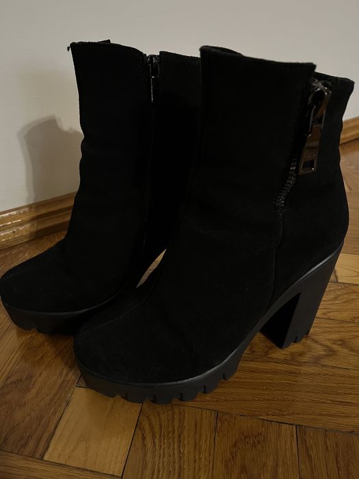 Черевики жіночі на підборах на зиму