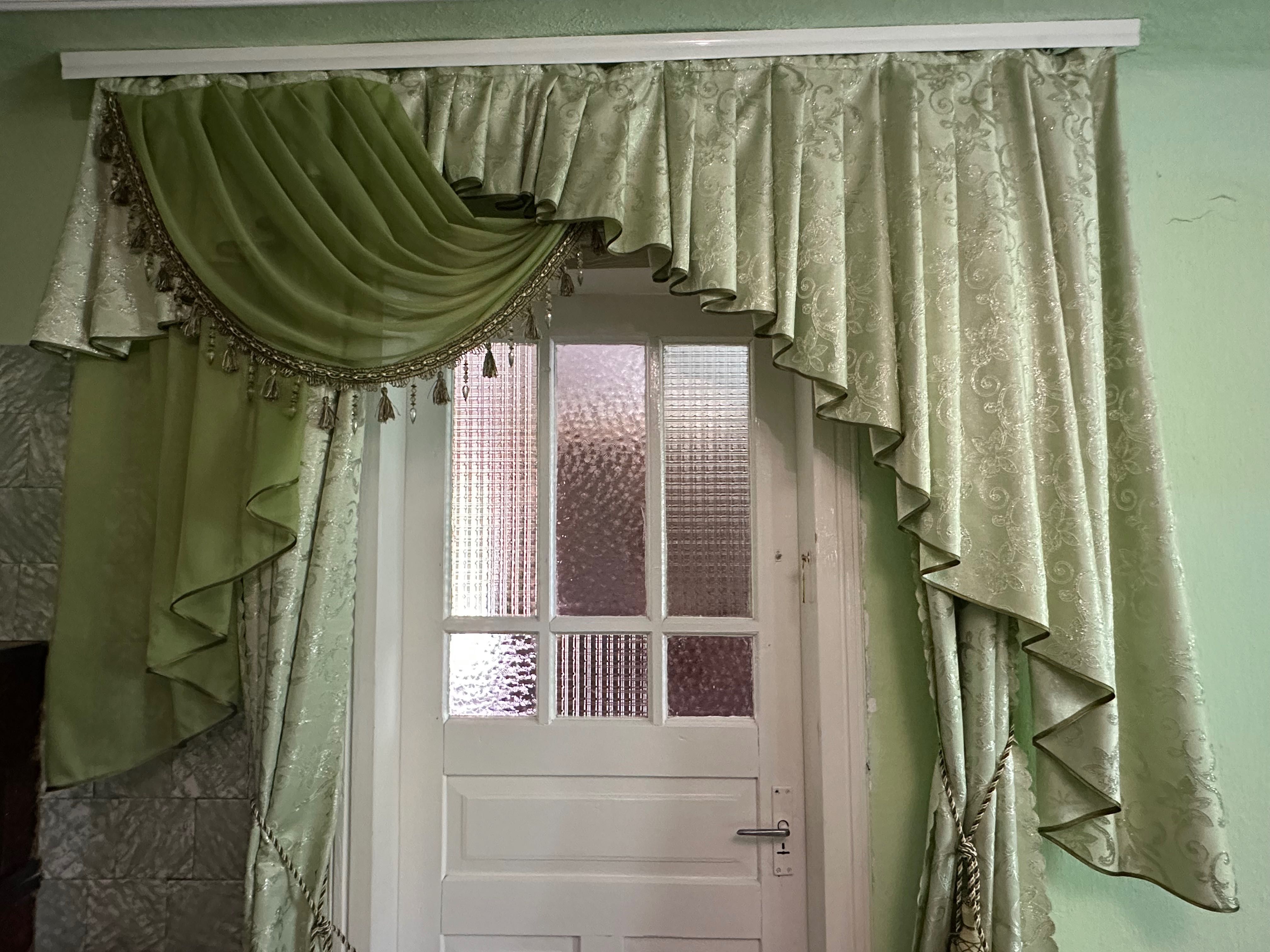Комплект штор с ламбрекеном  в зал, спальню , зелені , коричневі