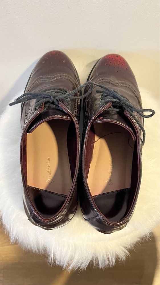Sapatos Oxford Bordô sola de rasto Stradivarius