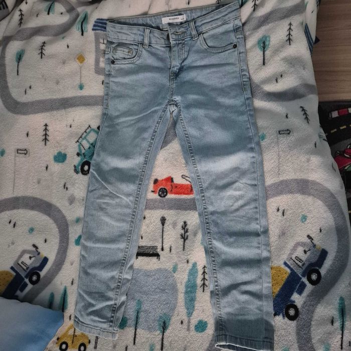 Jeansy chłopięce 122