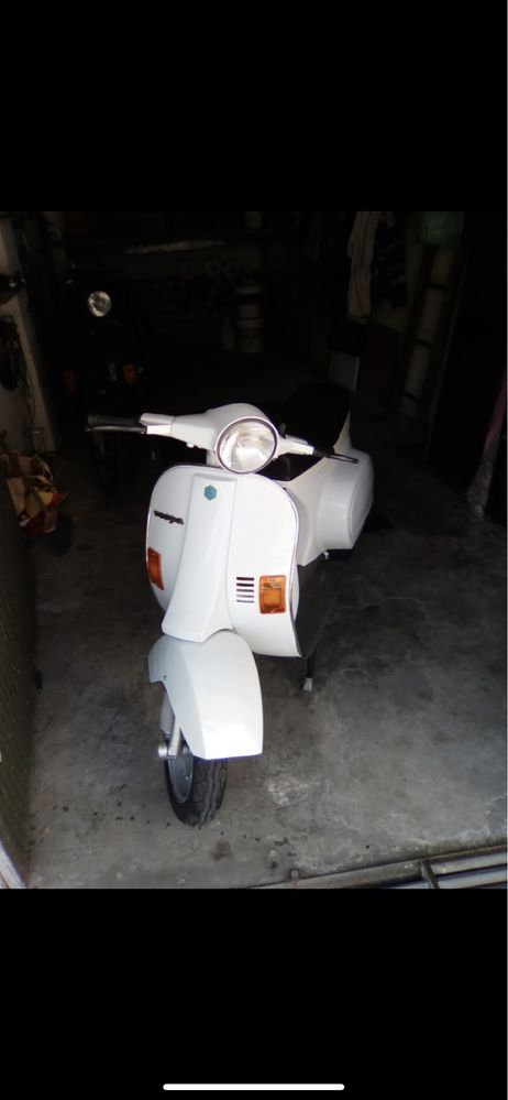 Vespa branca piaggio 50cc