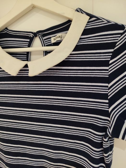 Sukienka z kołnierzykiem