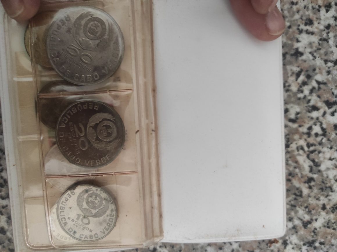 Moedas antigas com bolsa