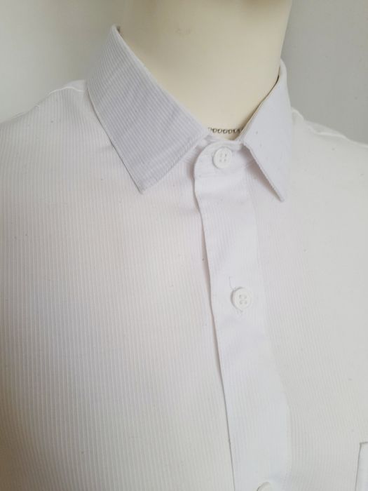 Białą koszula strukturowa