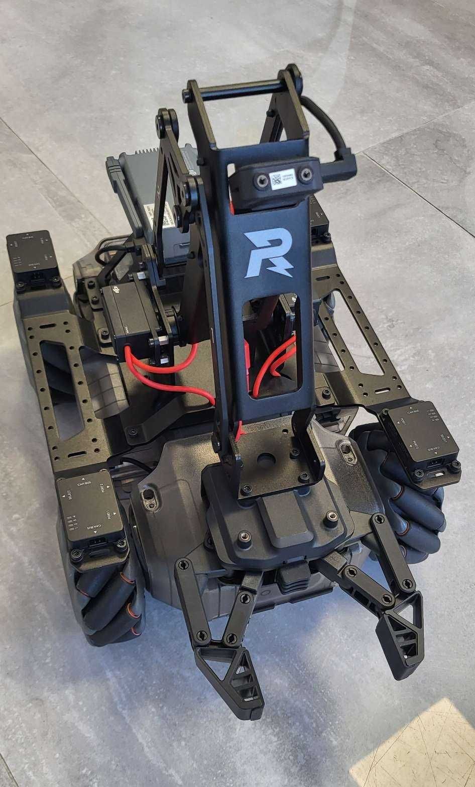 DJI Robomaster EP Core Robot edukacyjny + pakiet akcesoriów.