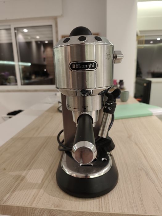 Máquina de café De'longhi - dedica