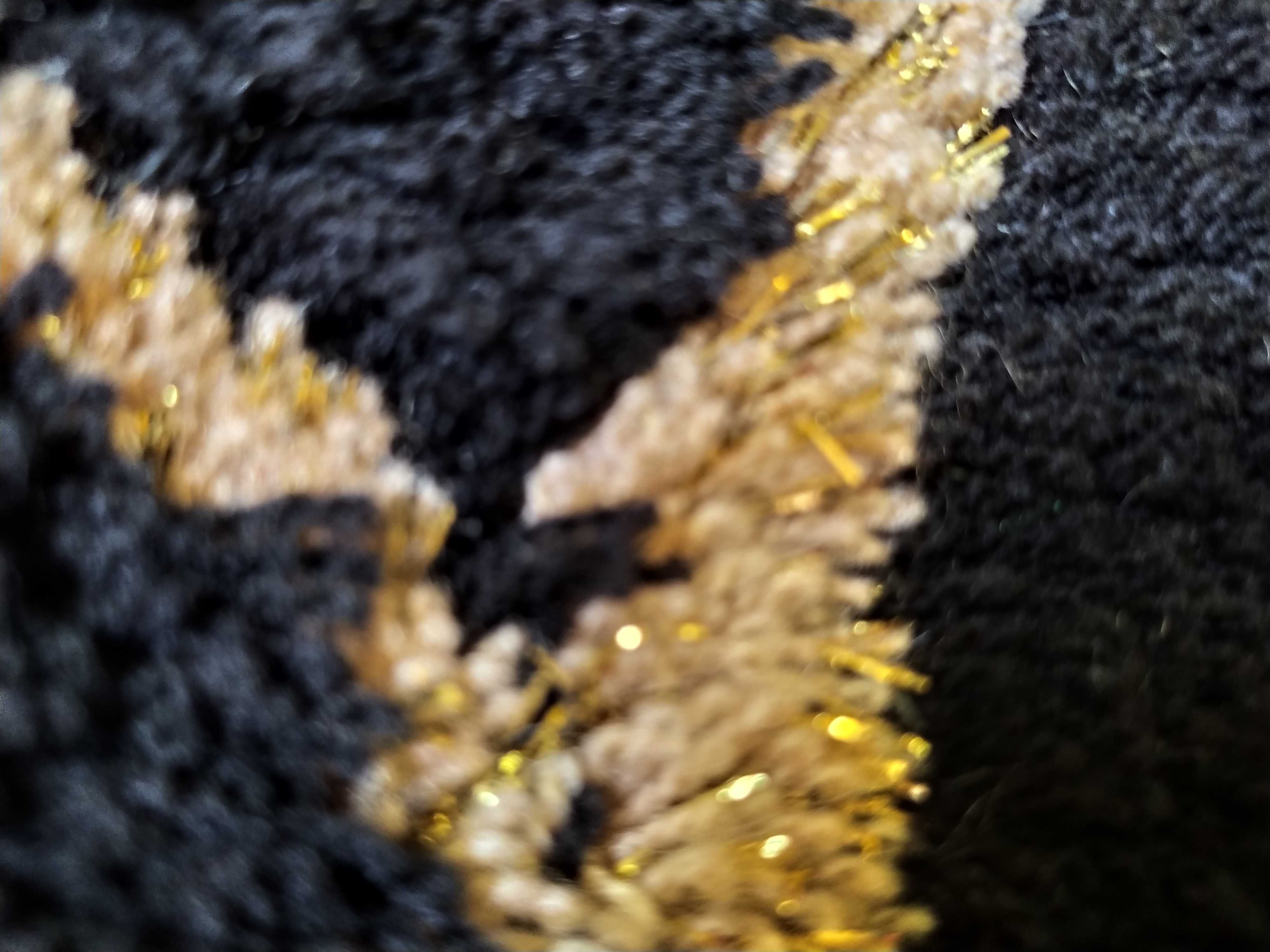 Zestaw 2 dywaników czarnych ze złotym wzorem 60x100 cm