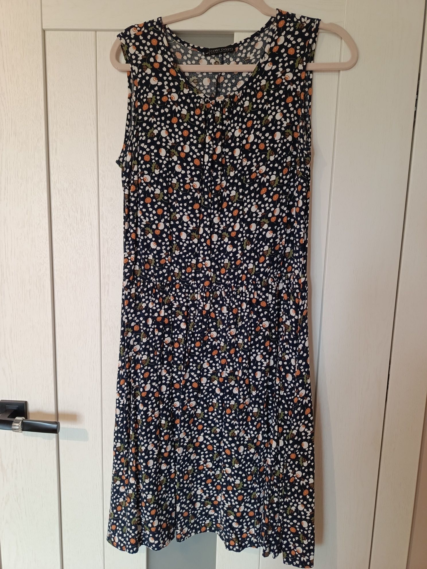 Sukienka L M carry midi wiskoza kwiatowy print jak Reserved