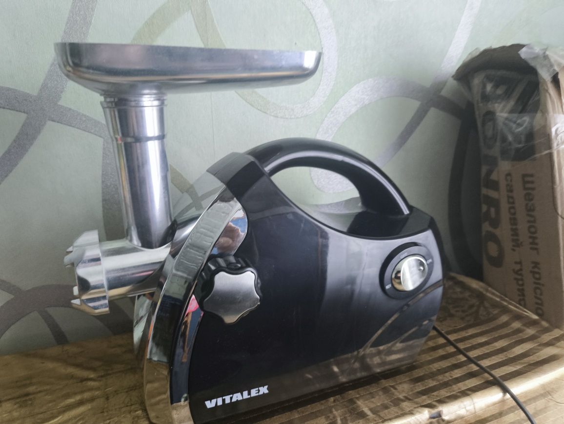 Продам новую электромясорубку Vitalex VL-5300