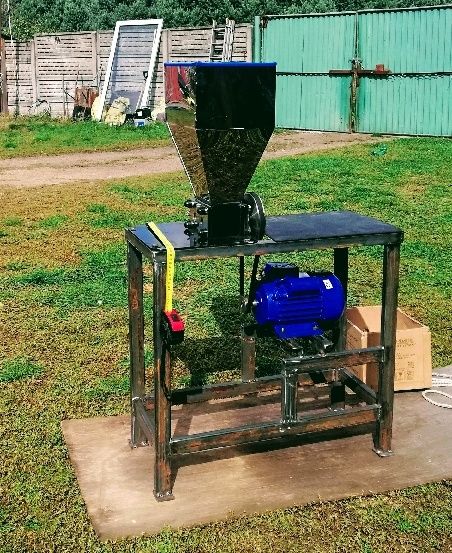 Gniotownik śrutownik walcowy do zboża kukurydzy