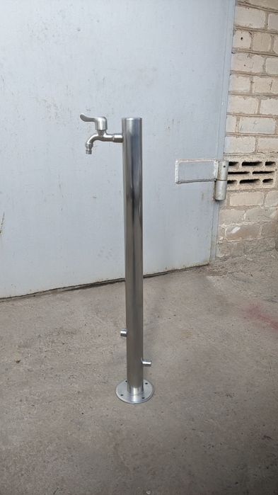 Садовая колонка из нержавейки.