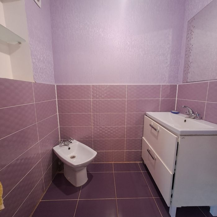 Здається будинок для пари