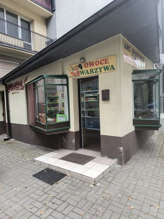 Sprzedam kiosk warzywno owocowy