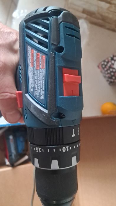 Продам акумуляторний набір шуруповертів Bosch 239