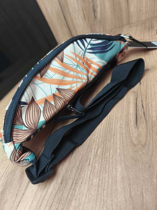 Damska nowa duża nerka pojemna kwiaty liście jasna torebka .