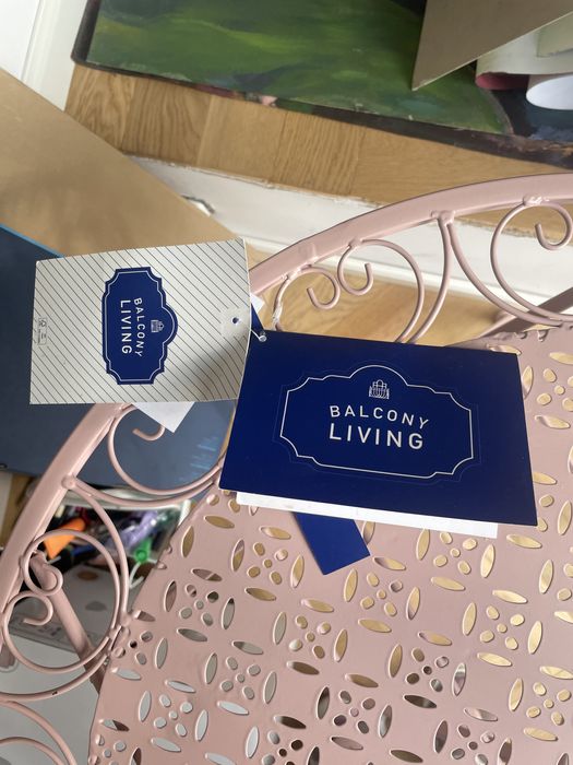 Stolik balkonowy z krzesłem w stylu vintage, pudrowy róż, balcony livi