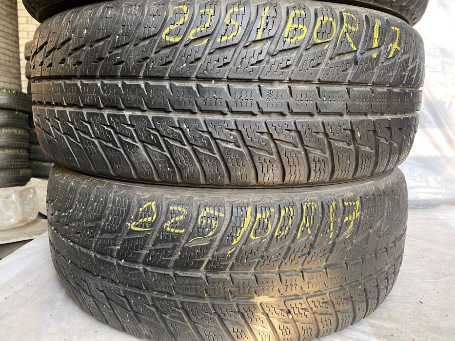 Комплект зимних шин Nokian 225/60 R17