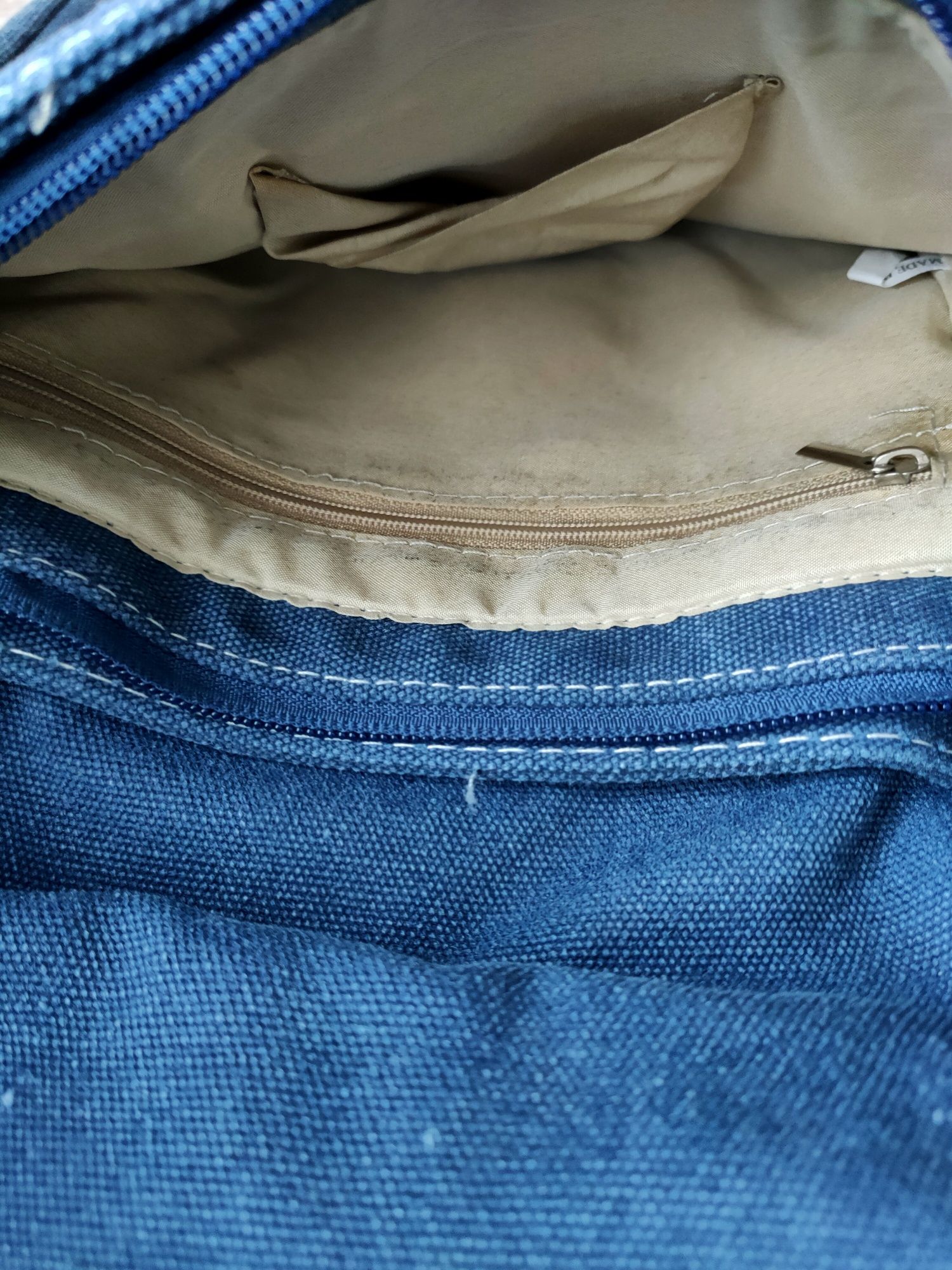 Torebka jeansowa trampki ze skórzanymi wstawkami