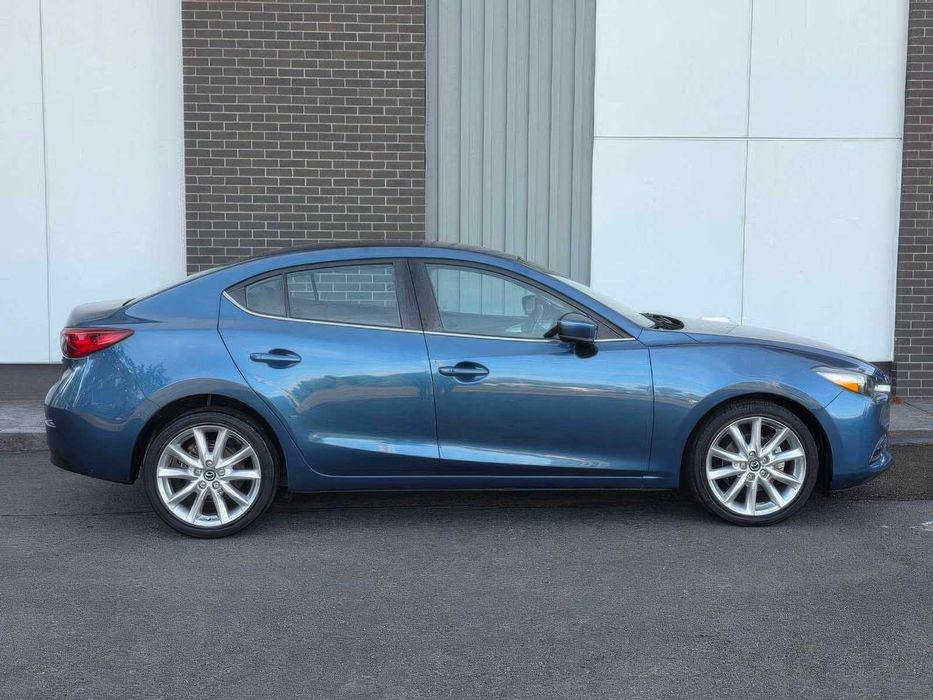 Mazda 3      2017