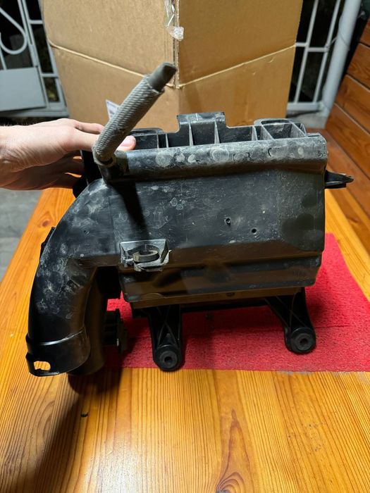 Корпус повітряного фільтру Citroën c4 1.6 blue hdi