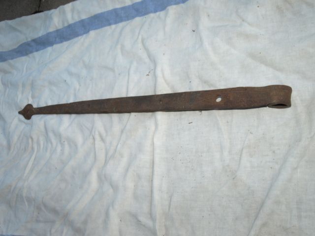 Zabytkowy zawias do drzwi