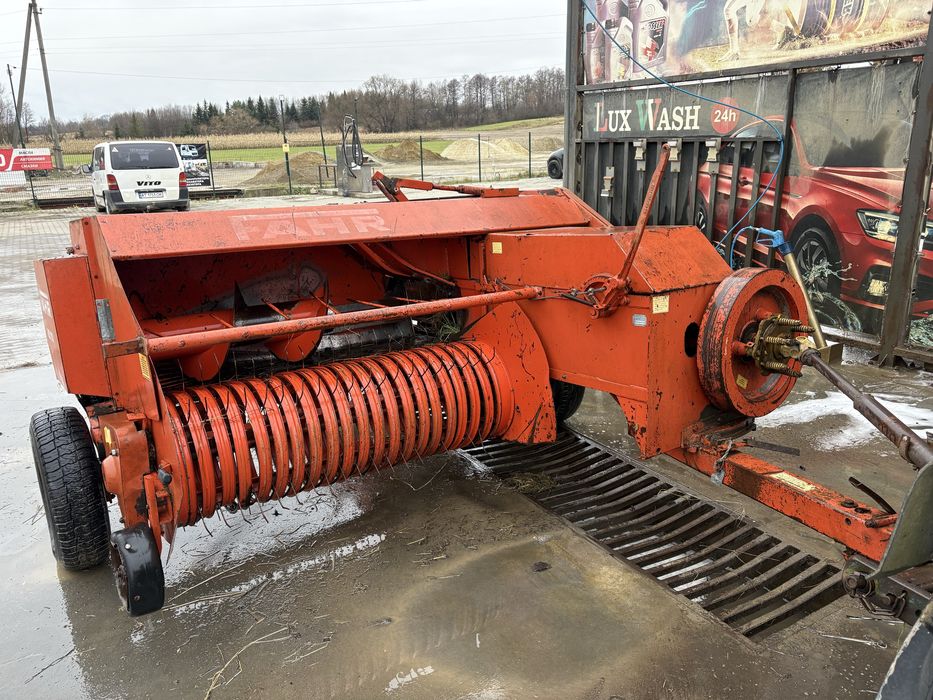 Продам трактор Т-40 і прес FAHR