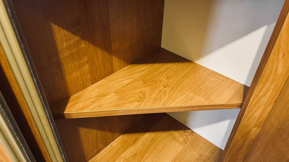 szafa narożna w zabudowie