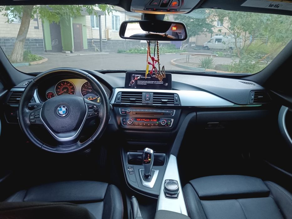 BMW f30 328i хорошая комплектация!!
