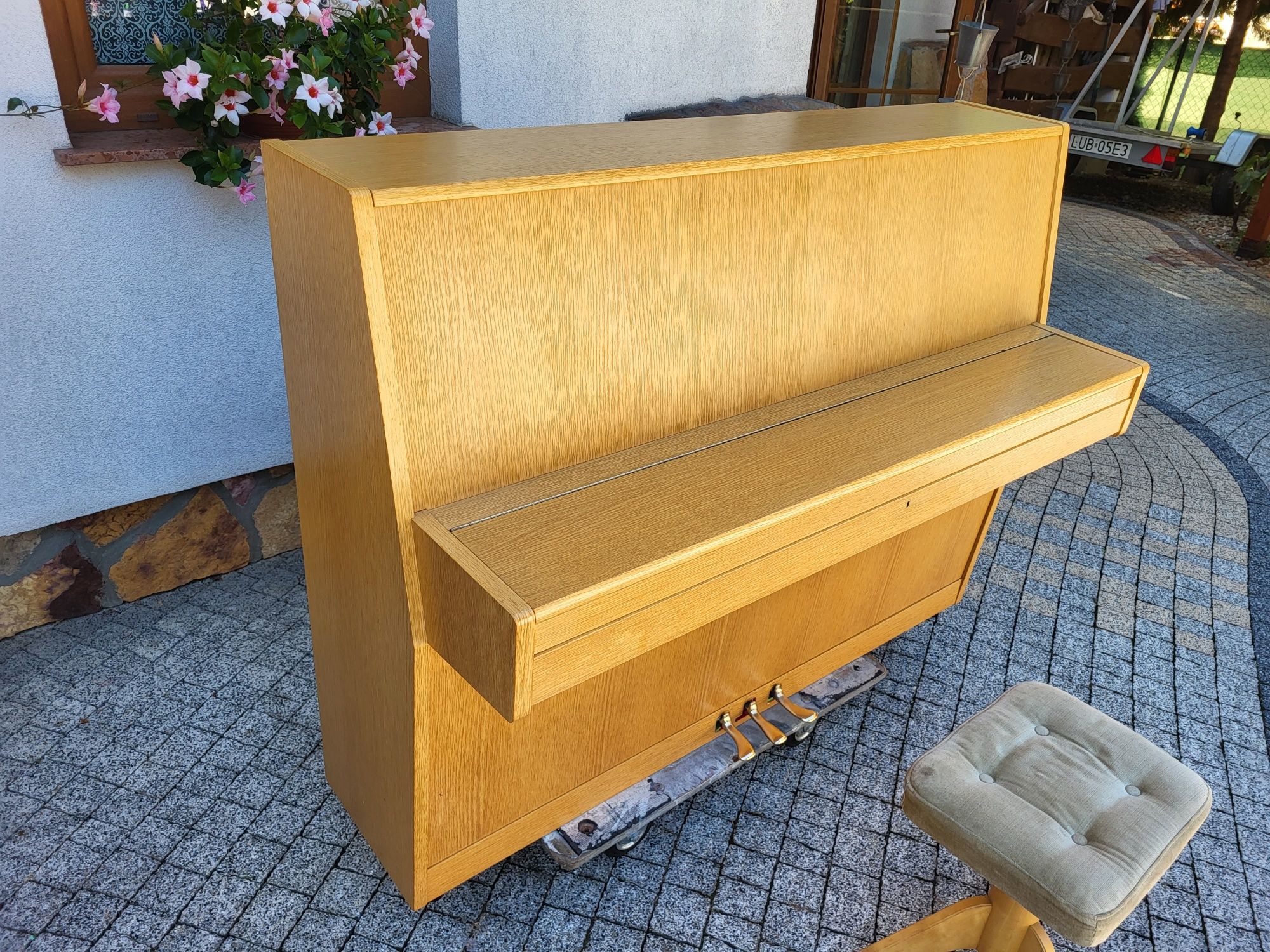 Pianino Hellas M110 renner w jasnym dębie na gotowo