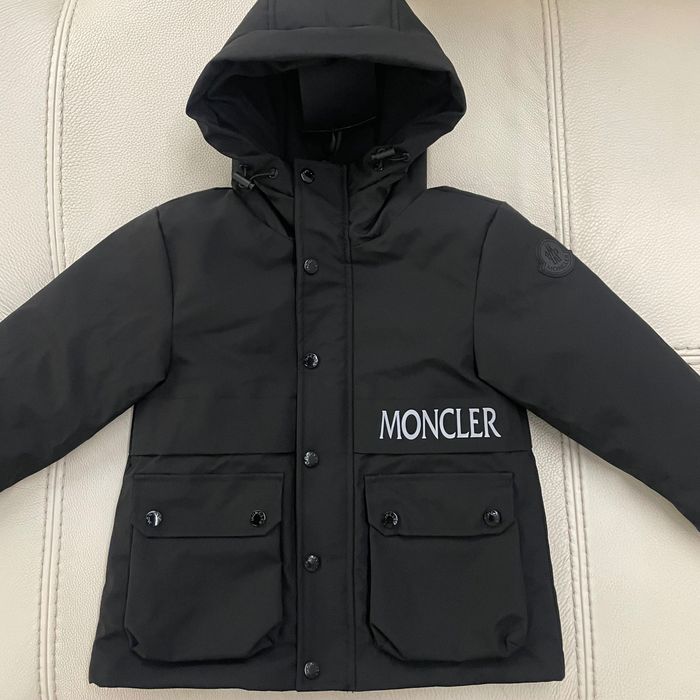 Пуховик Moncler на зріст 110 та 120