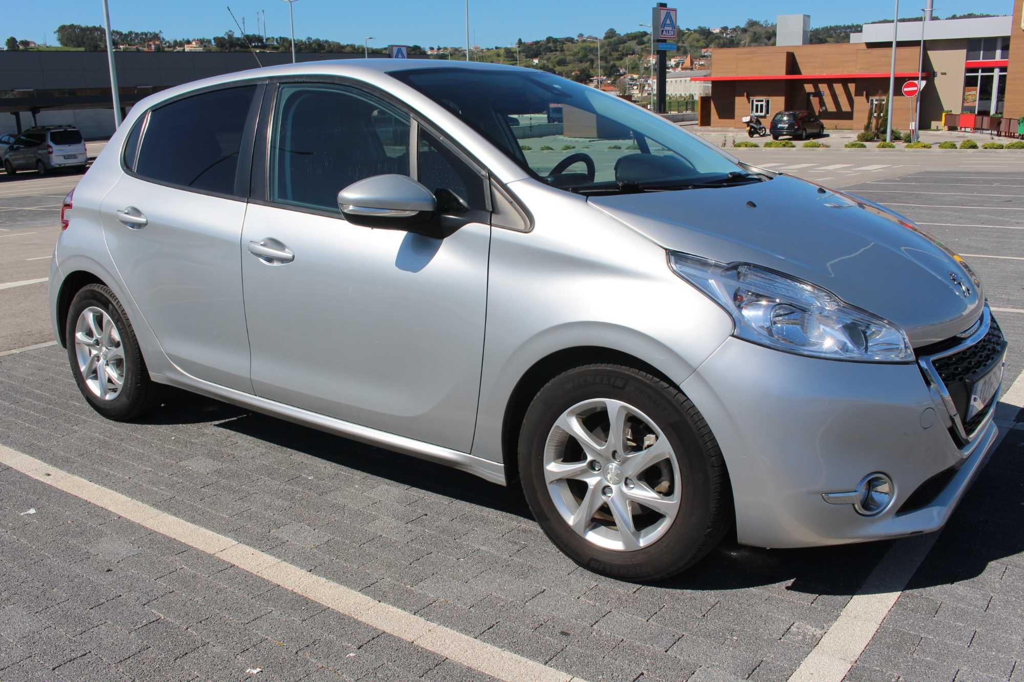 Peugeot 208 1.4  2015