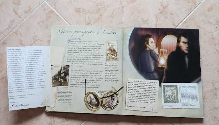 2 Livro s - sobre Dinossauros e sobre Vampiros
